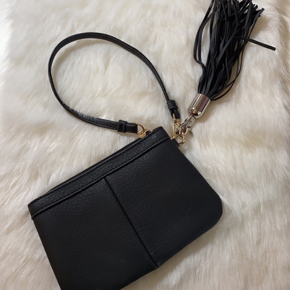 Black Tassel Wristlet - Picture 2 of 9